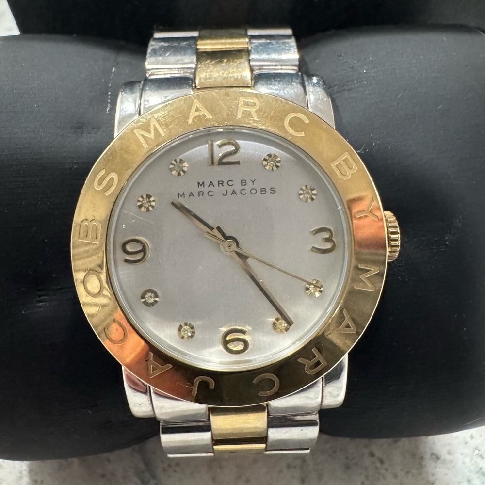 MARC JACOBS AMY SILVER DIAL TWO-TONE LADIES WATCH MBM3139. FAST SHIPPING!!!